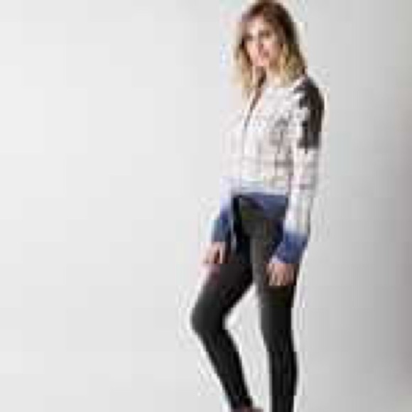 Gimmicks by BKE Window Pane Snap Front Shirt - Picture 2 of 7